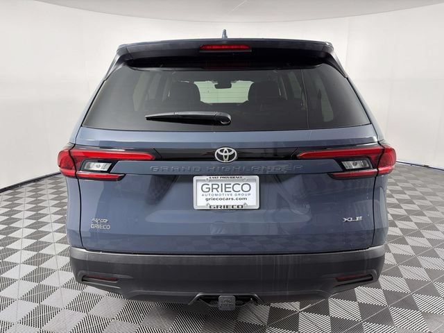 Used 2024 Toyota Grand Highlander AWD image 5