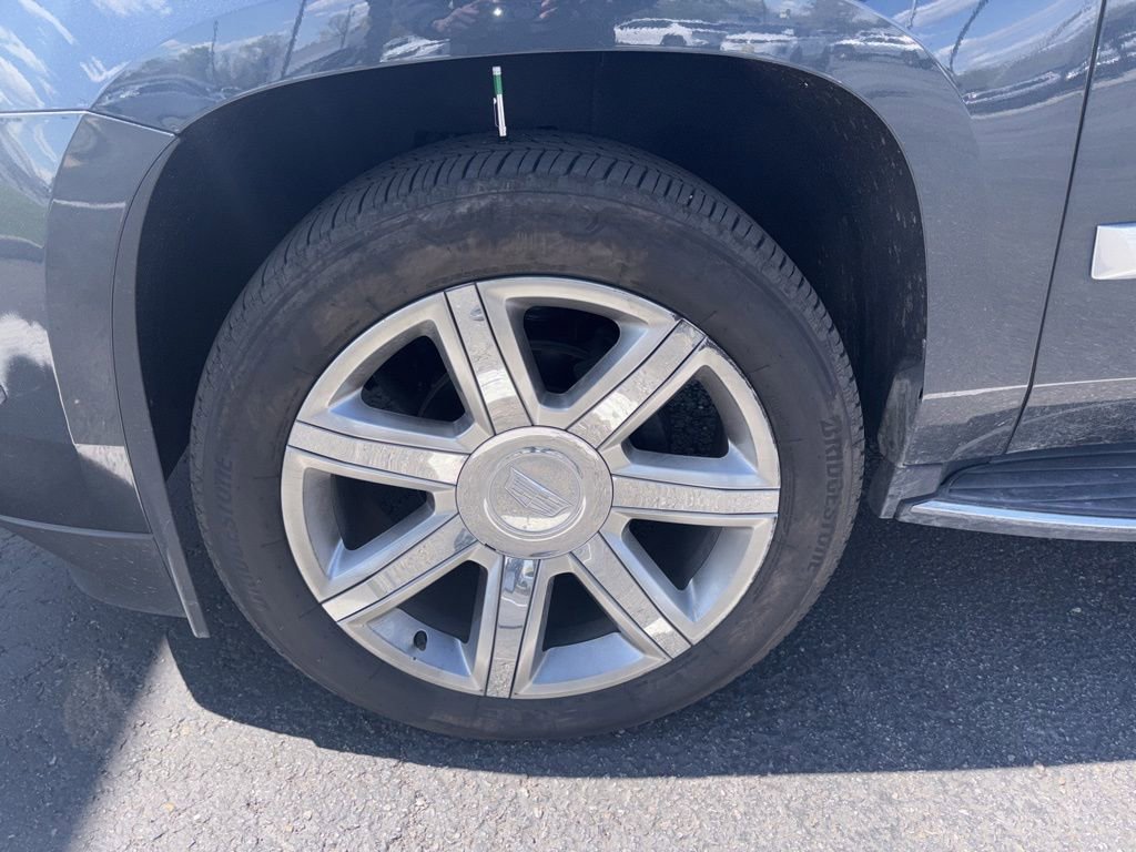 Used 2019 Cadillac Escalade Luxury image 11