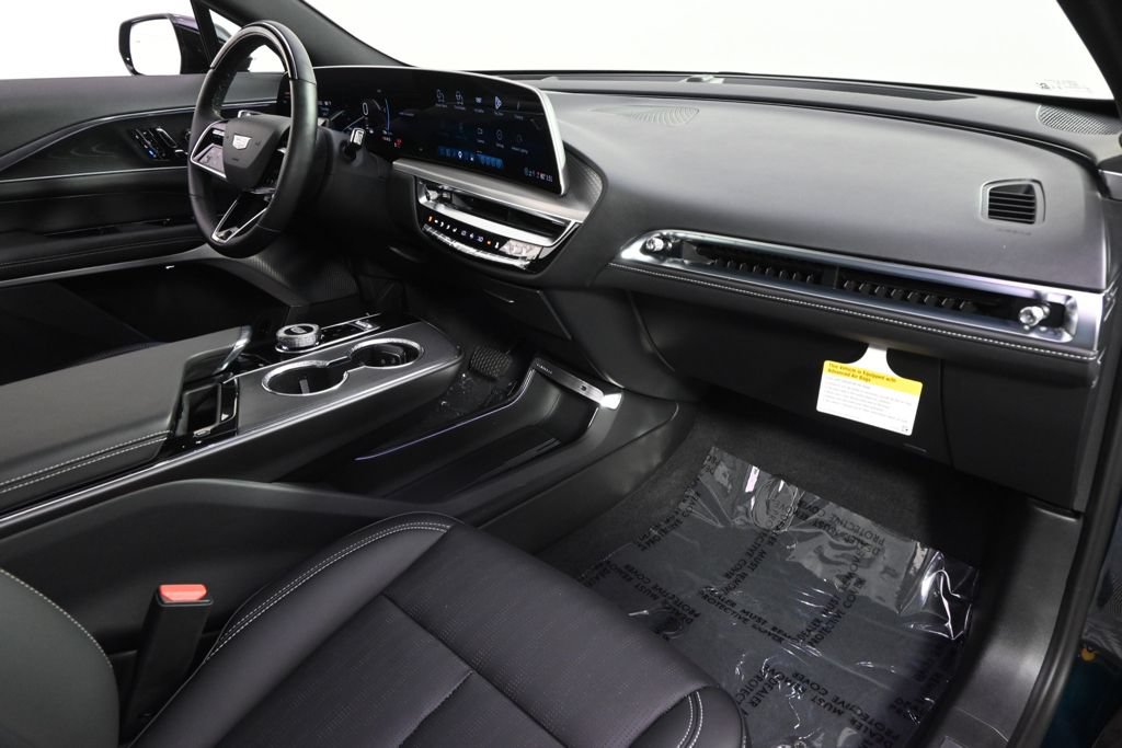 New 2026 Cadillac Lyriq Premium Luxury w/ LPO, Floor Liner Package AWD/4WD image 15