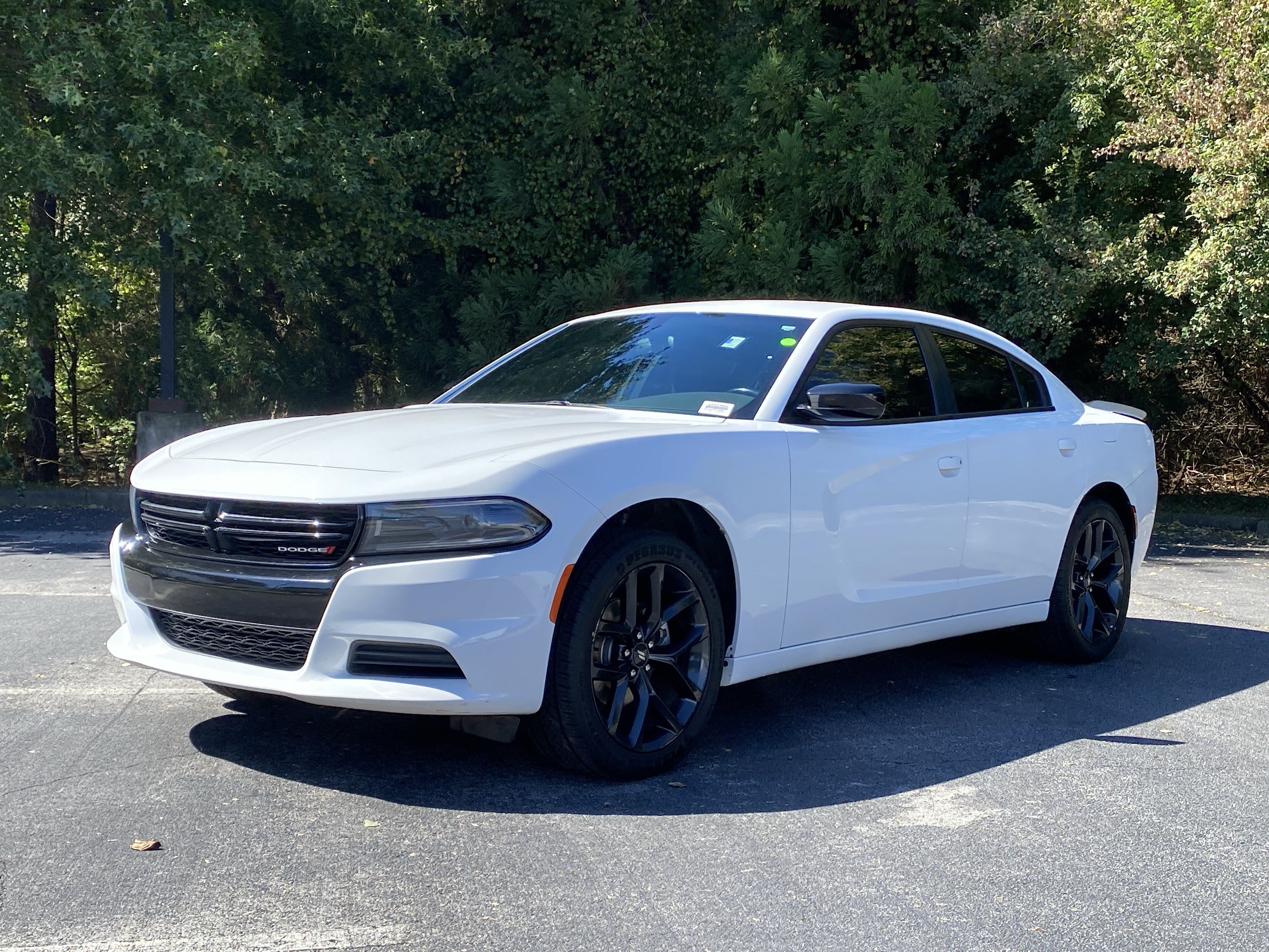 Used 2022 Dodge Charger SXT w/ Blacktop Package RWD image 5