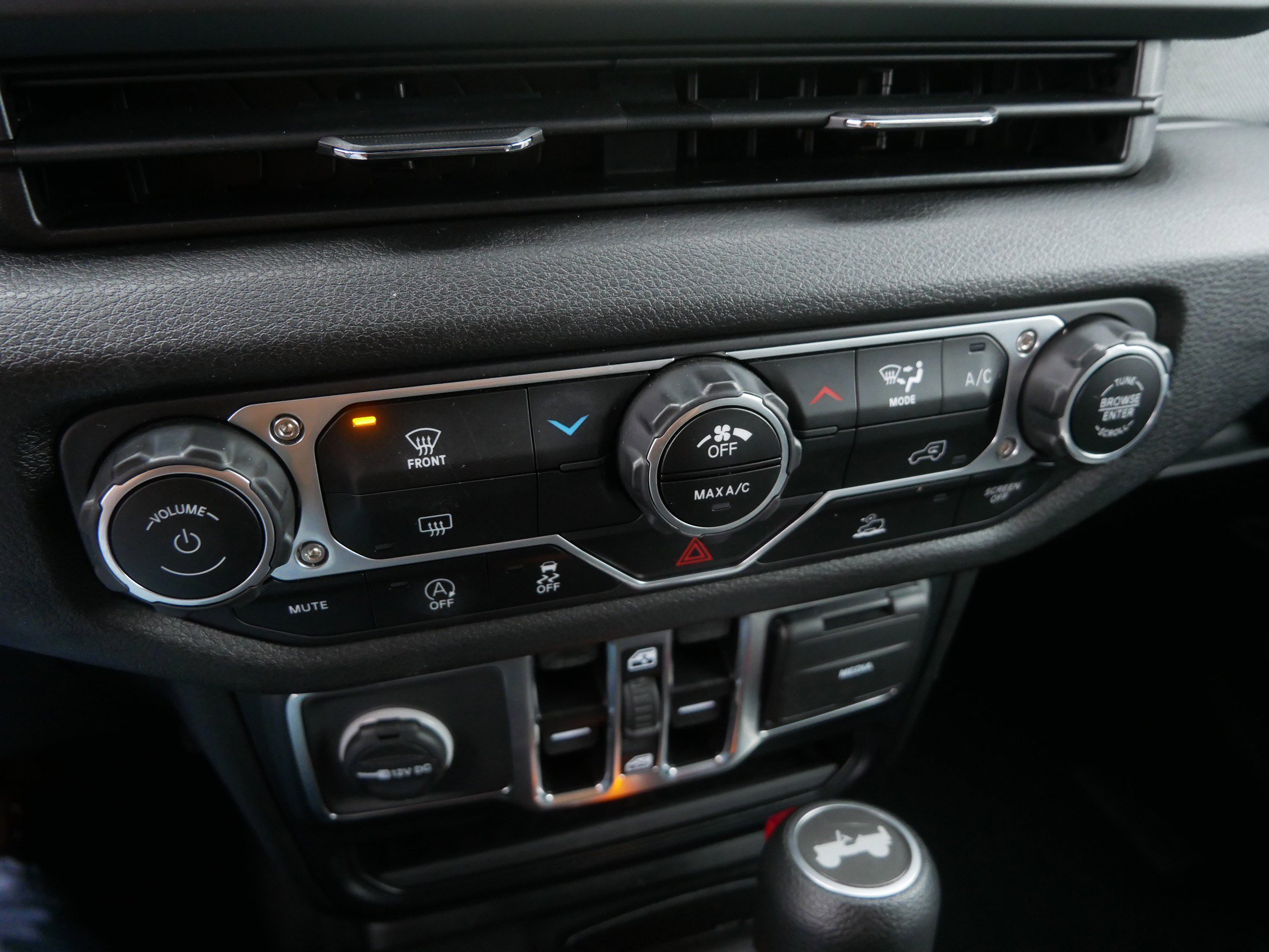 Used 2024 Jeep Wrangler Sport S image 30