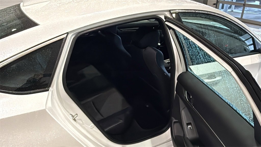 Used 2018 Honda Accord Sport image 14