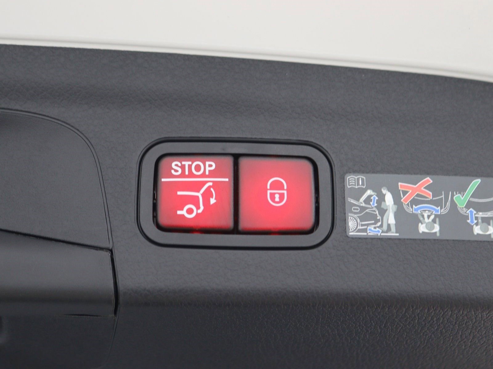 New 2025 Mercedes-Benz GLE 63 AMG S image 17