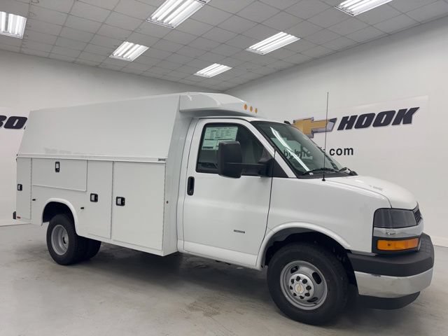 New 2026 Chevrolet Express 3500 w/ Power Convenience Package RWD image 3