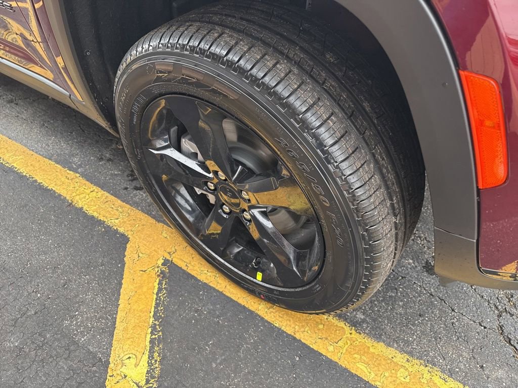 New 2025 Jeep Grand Cherokee L Limited w/ Black Appearance Package image 16