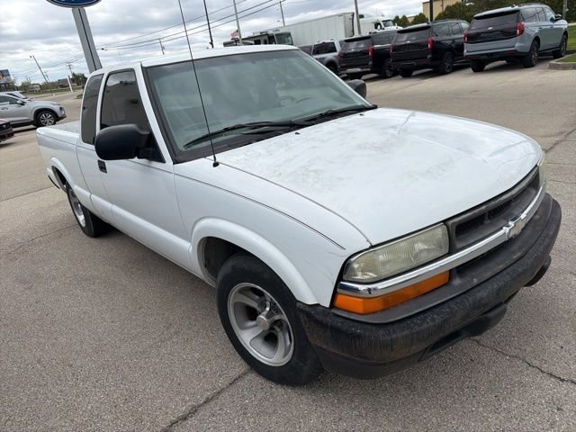 Used 2003 Chevrolet S10 Pickup 2WD Extended Cab image 2