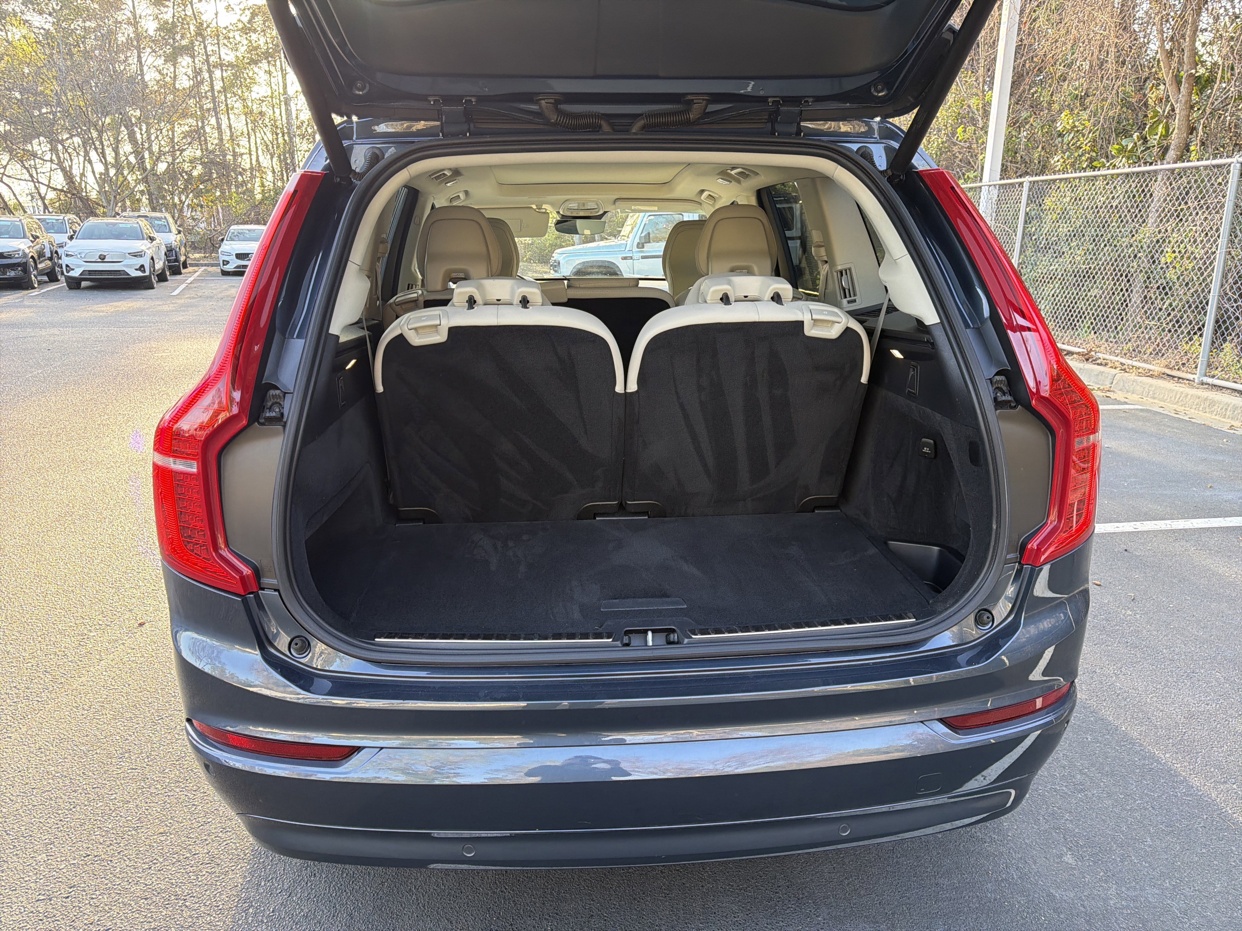 Certified 2023 Volvo XC90 B6 Core w/ Climate Package image 34