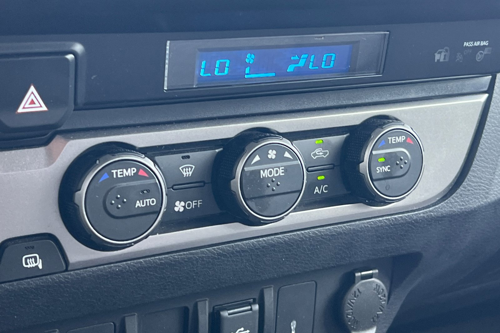 Used 2022 Toyota Tacoma SR image 27