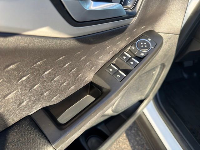 Used 2020 Ford Escape SE image 14