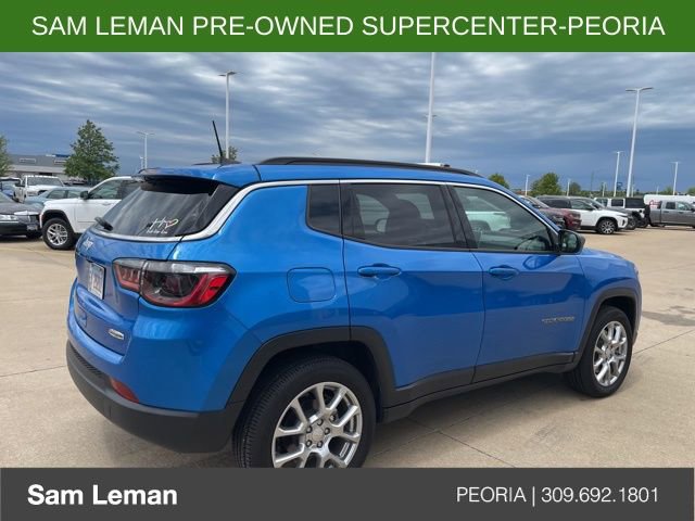 Used 2024 Jeep Compass Latitude image 3
