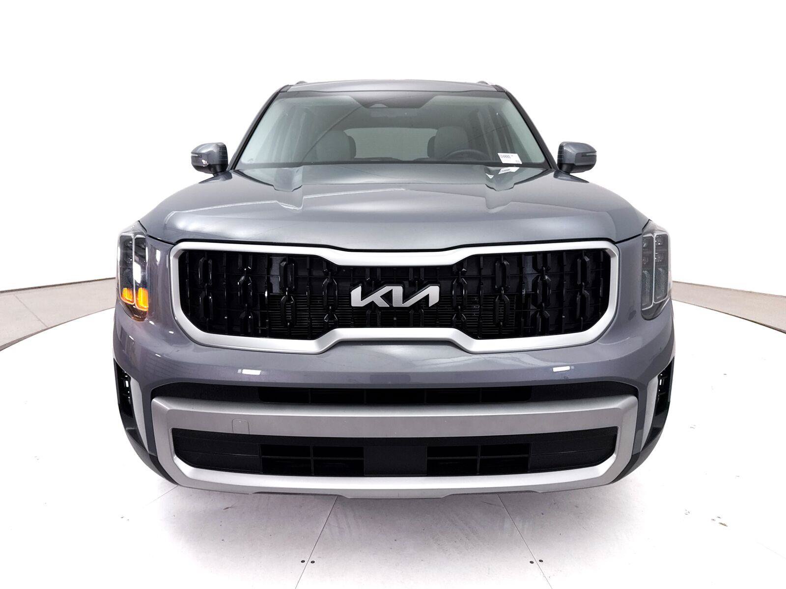 Used 2024 Kia Telluride EX w/ EX Captain's Chair Package FWD image 15