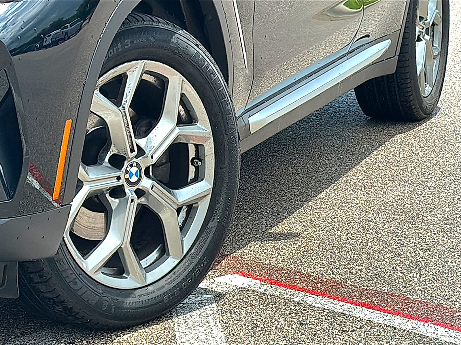 Certified 2023 BMW X3 xDrive30i w/ Premium Package AWD/4WD image 3