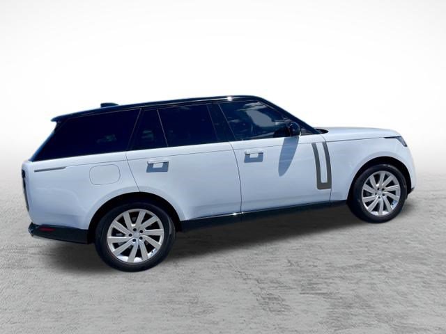 Used 2025 Land Rover Range Rover SE AWD/4WD image 7