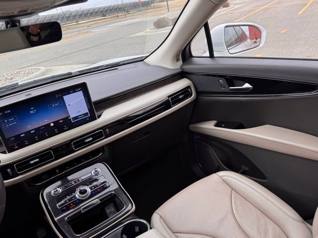 Used 2023 Lincoln Nautilus Reserve image 15