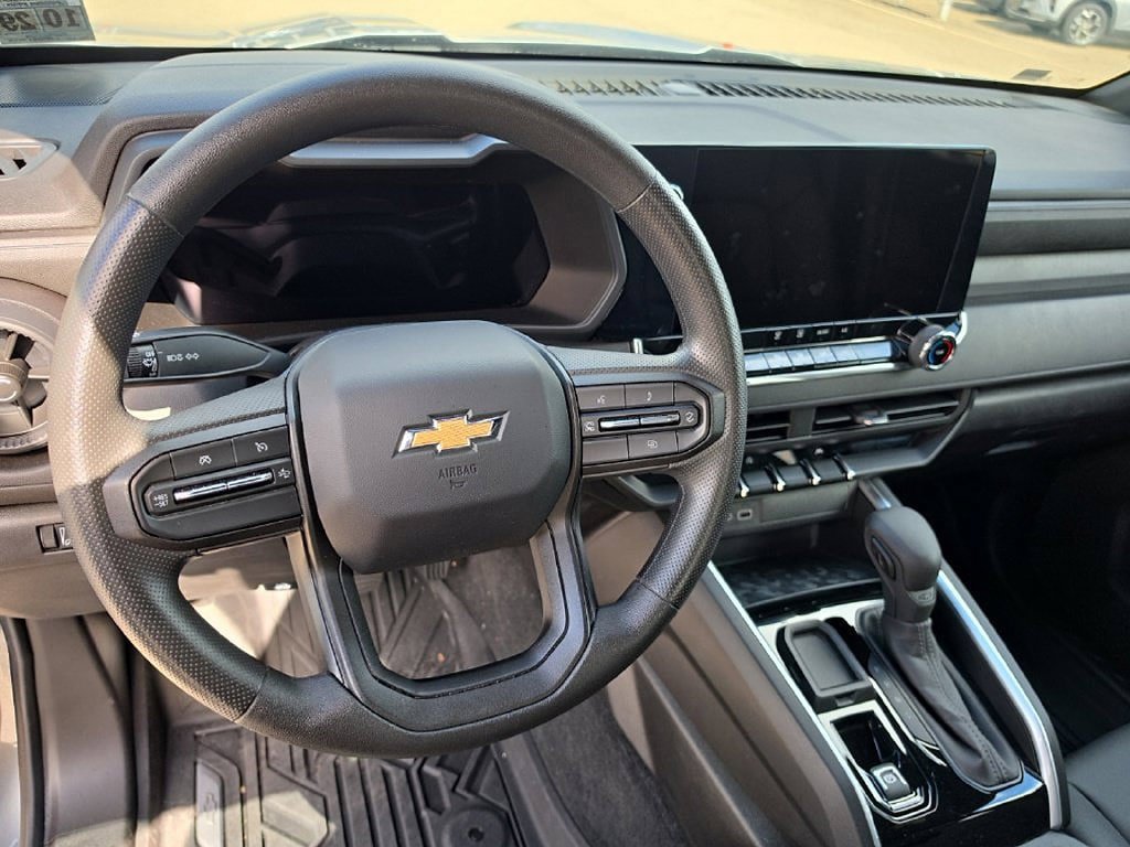 Used 2024 Chevrolet Colorado W/T w/ Safety Package RWD image 9