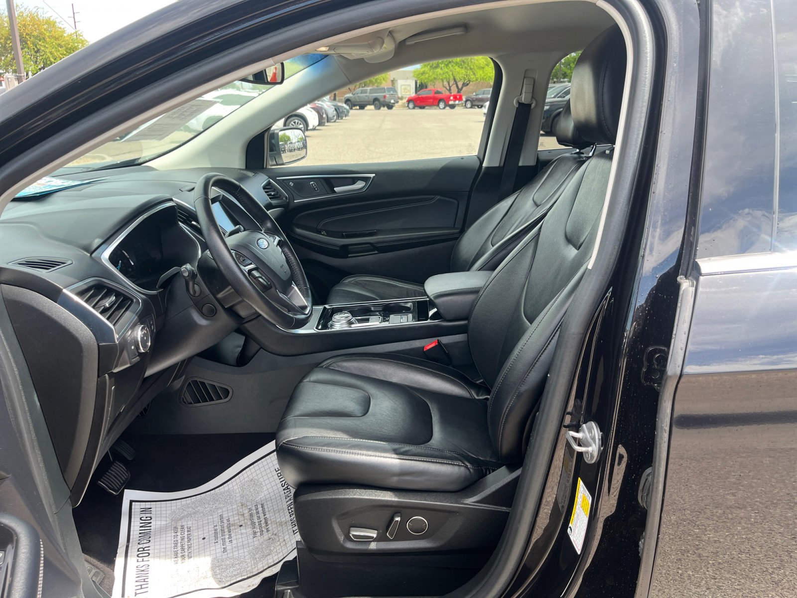 Used 2019 Ford Edge Titanium image 14