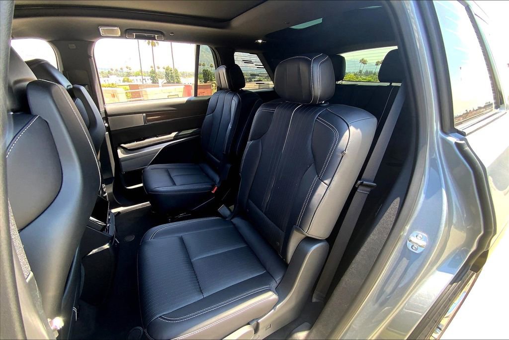 New 2026 Cadillac Vistiq Sport image 27