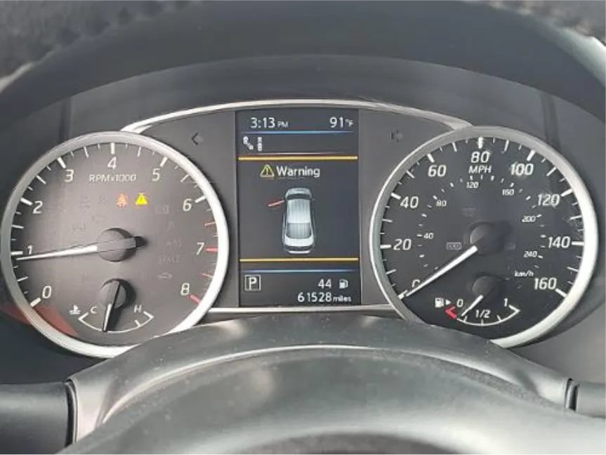 Used 2019 Nissan Sentra SV w/ Special Edition Package FWD image 11