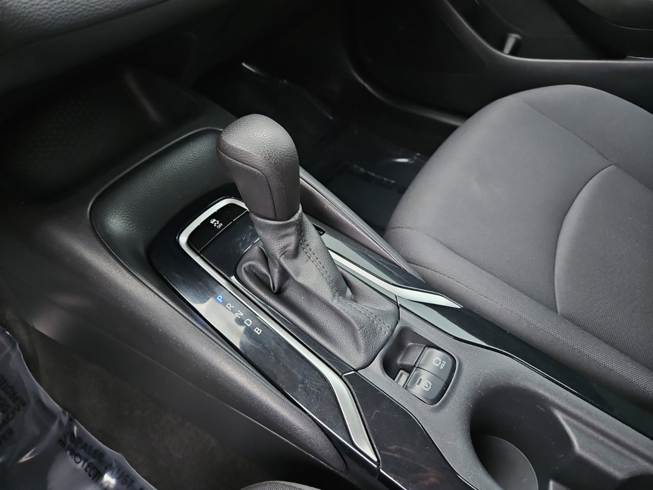 Used 2021 Toyota Corolla LE image 20