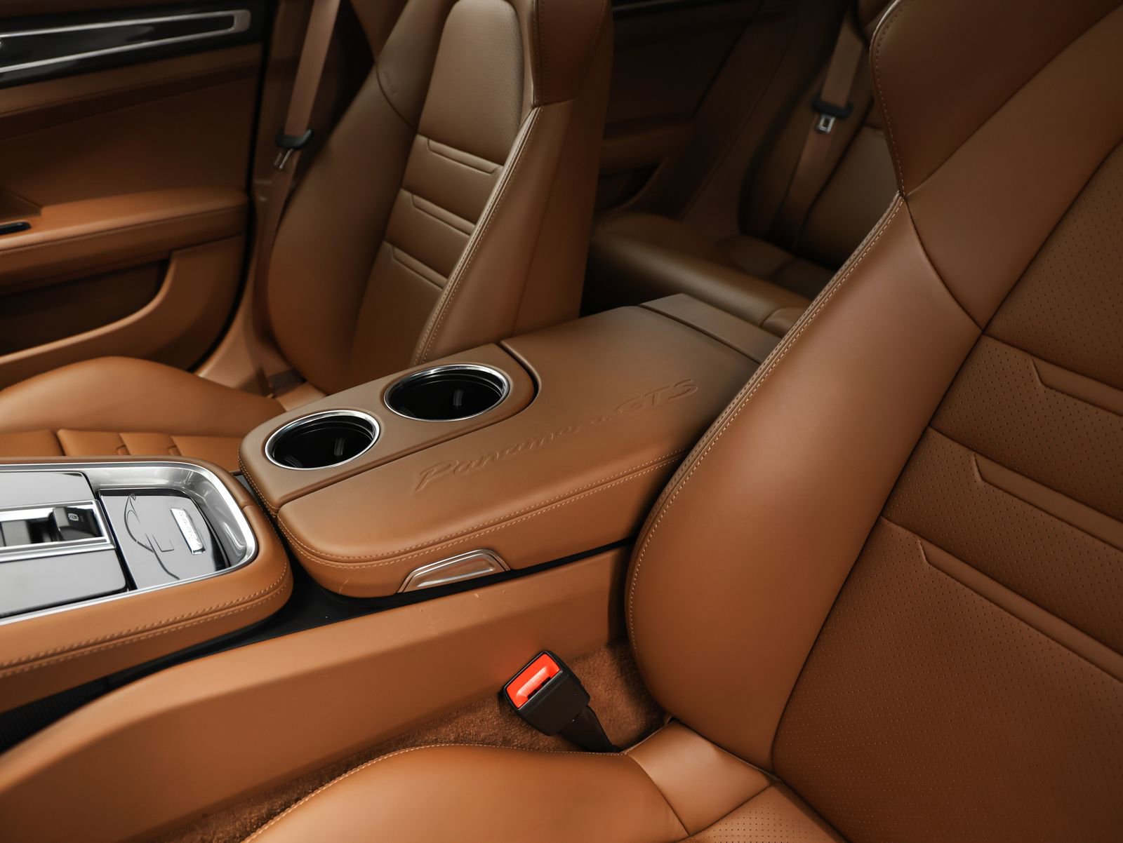 Used 2023 Porsche Panamera GTS image 50