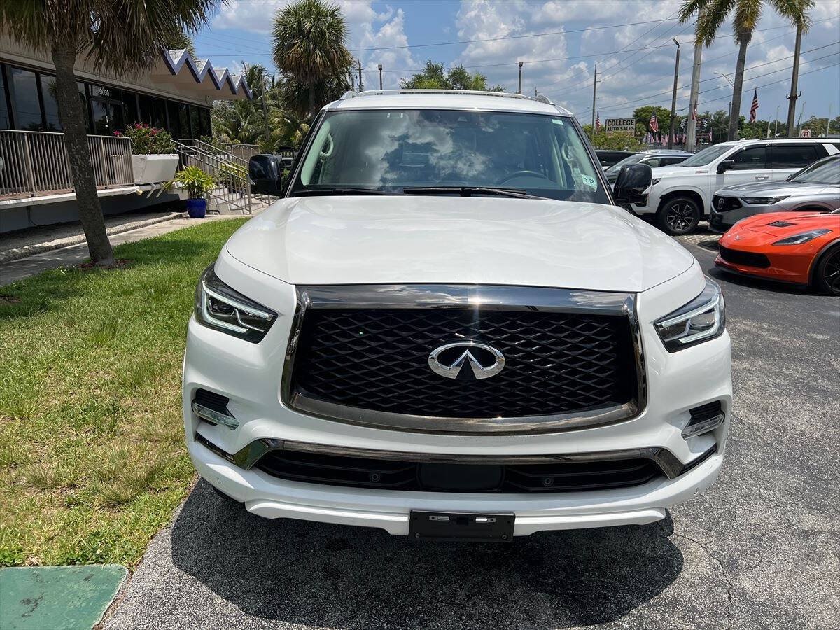 Used 2023 INFINITI QX80 Premium Select w/ All-Season Package AWD/4WD image 3