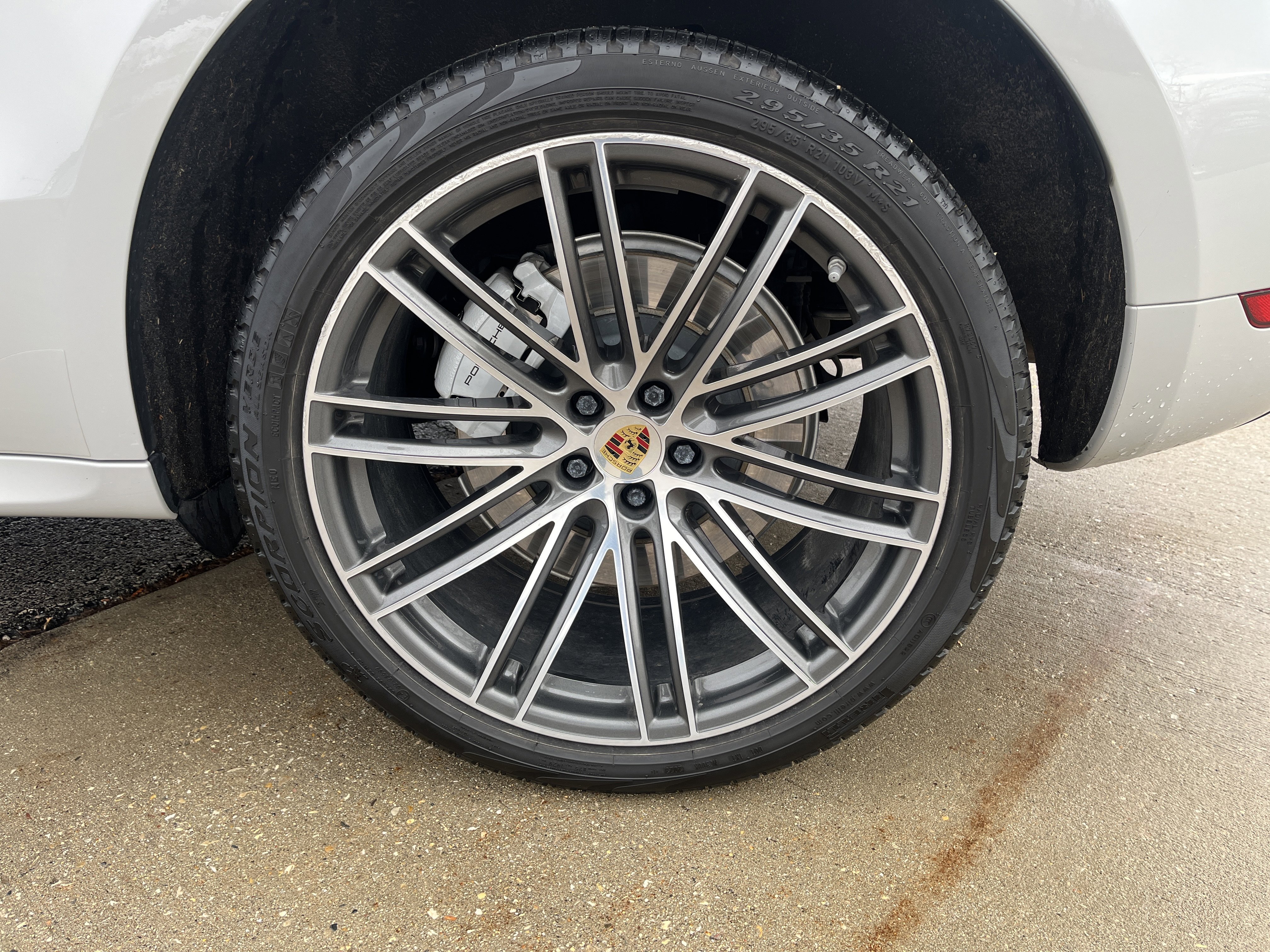 Used 2020 Porsche Macan Turbo image 22