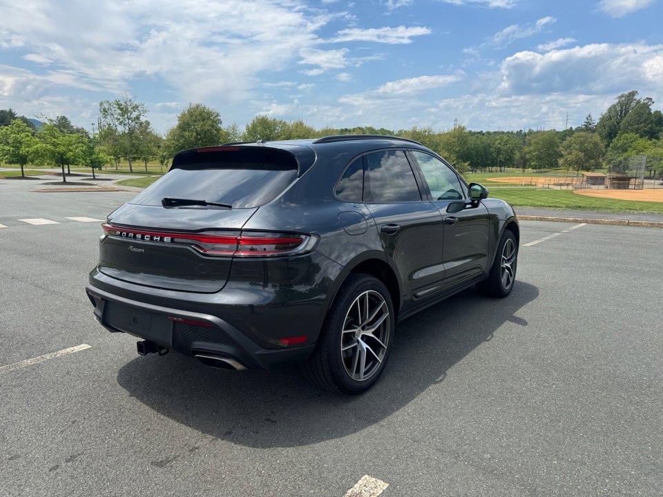 Certified 2025 Porsche Macan Turbo AWD/4WD image 7