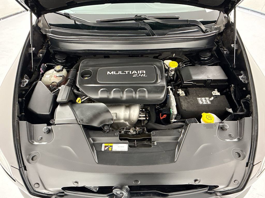 Used 2018 Jeep Cherokee Latitude w/ Safety Group image 29