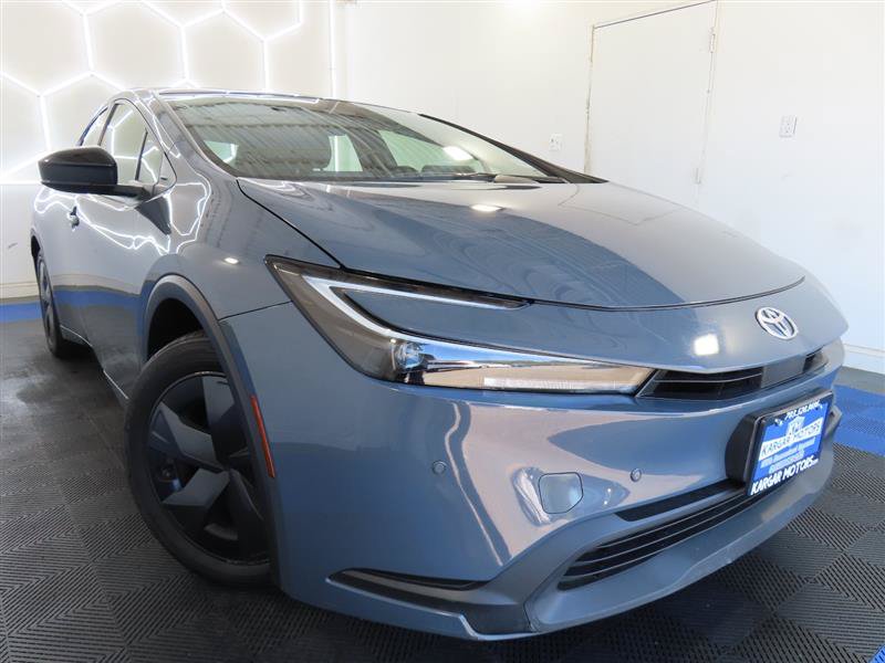Used 2024 Toyota Prius LE FWD image 2