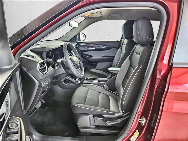 Used 2025 Chevrolet TrailBlazer LT FWD image 15