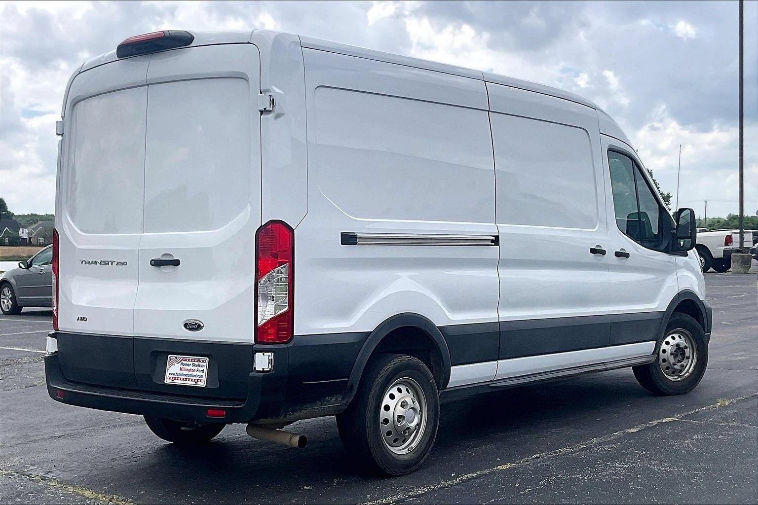 Used 2023 Ford Transit 250 Medium Roof AWD w/ Load Area Protection Package image 4
