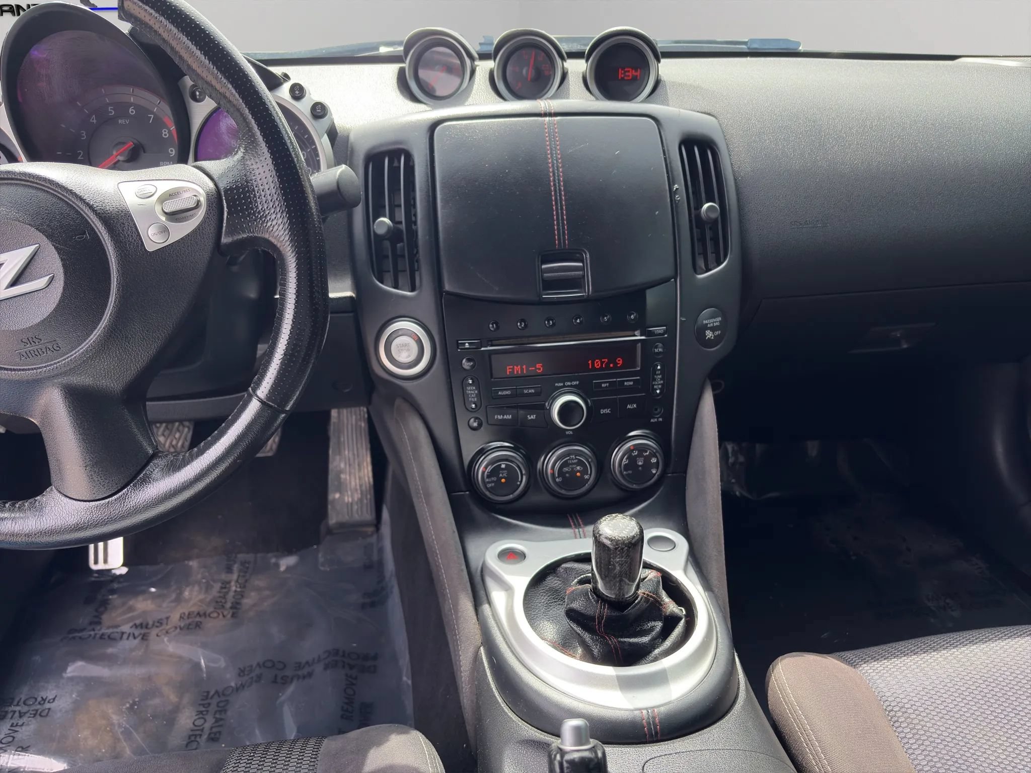 Used 2017 Nissan 370Z Coupe RWD image 12