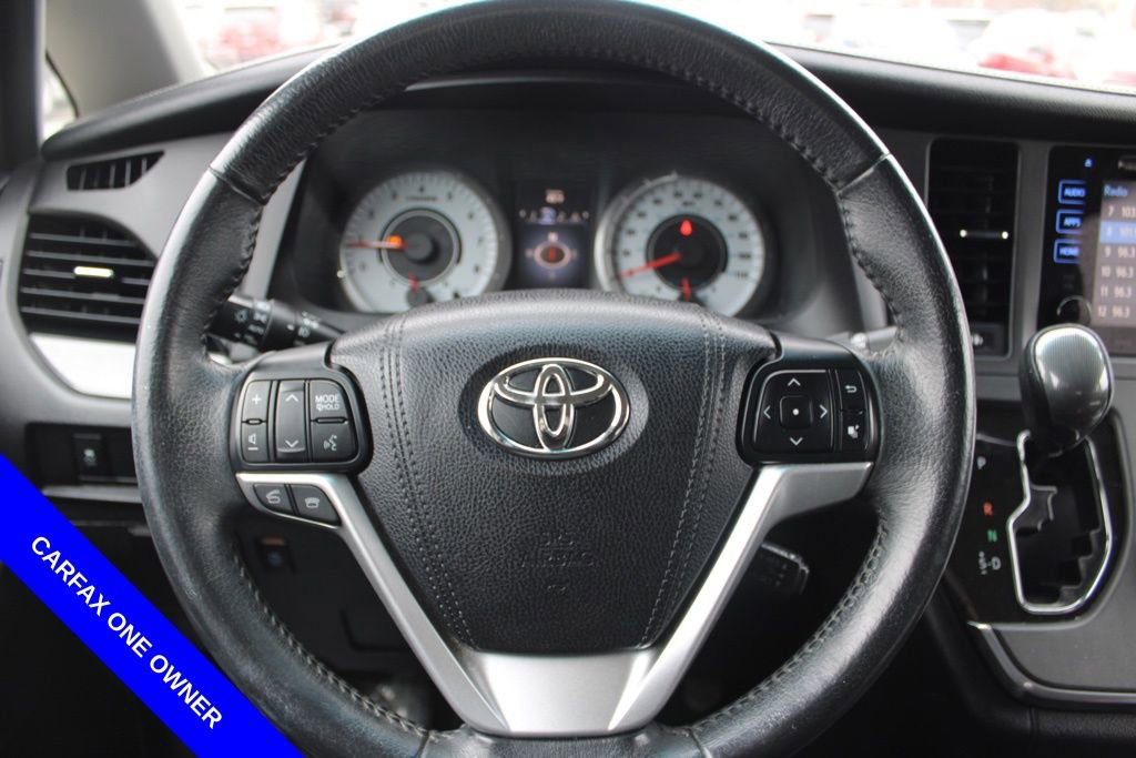 Used 2017 Toyota Sienna SE Premium image 34