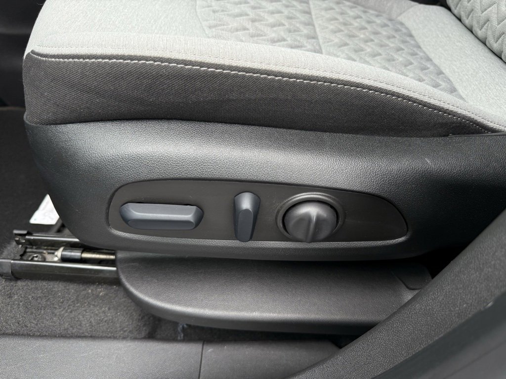 Used 2023 Chevrolet Equinox LT image 11