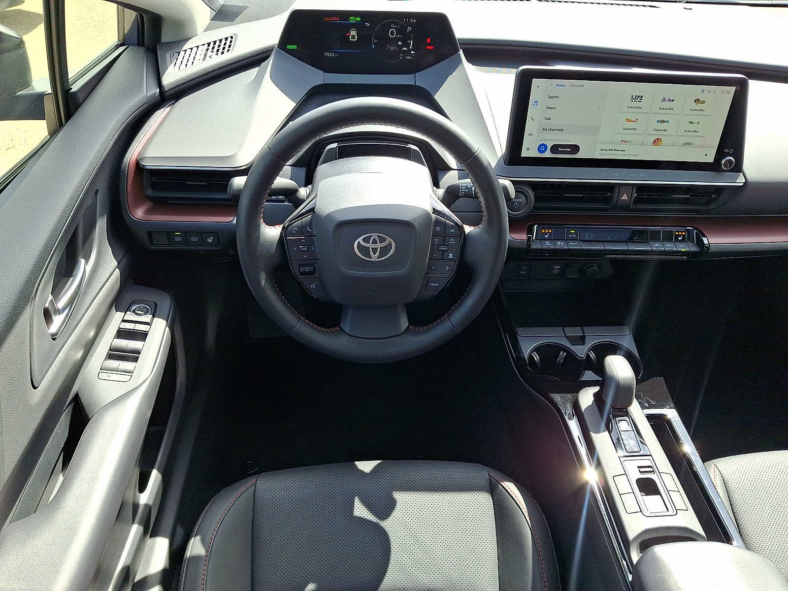 Used 2024 Toyota Prius Prime FWD image 12