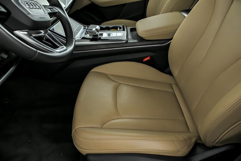 Used 2020 Audi Q8 Prestige AWD/4WD image 17