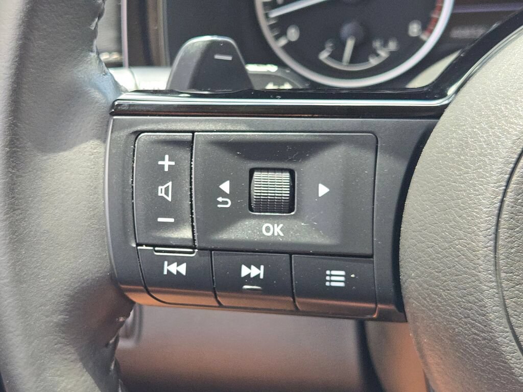 Used 2024 Nissan Pathfinder SL AWD/4WD image 33