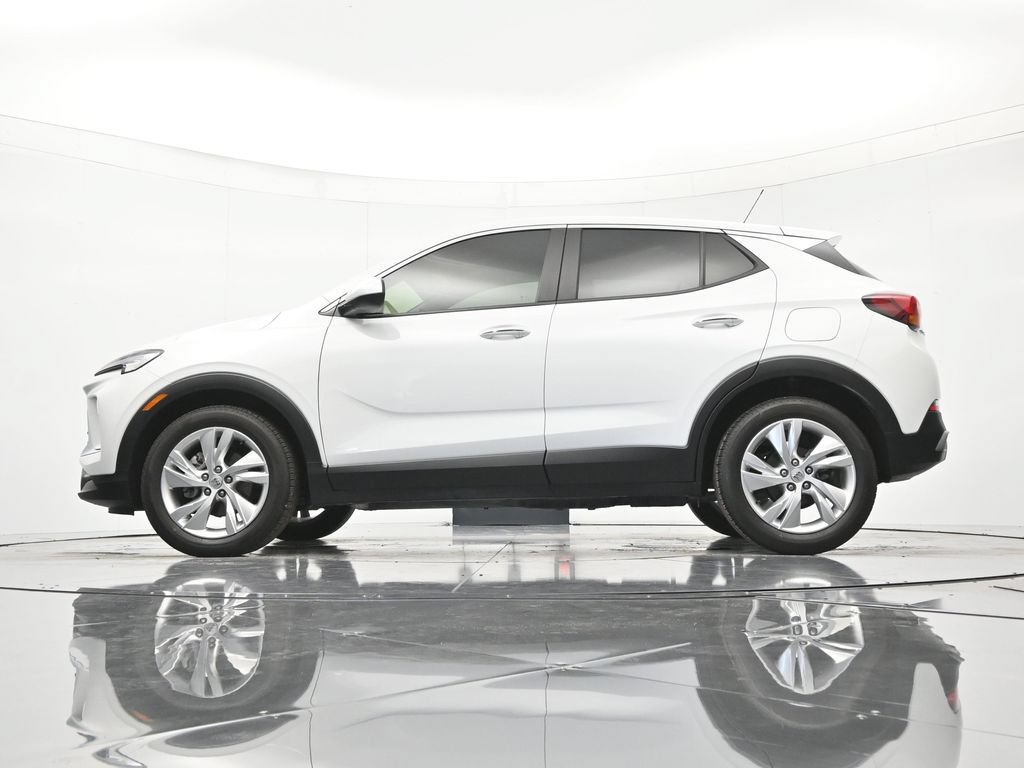 Used 2024 Buick Encore GX Preferred w/ Comfort Package FWD image 42