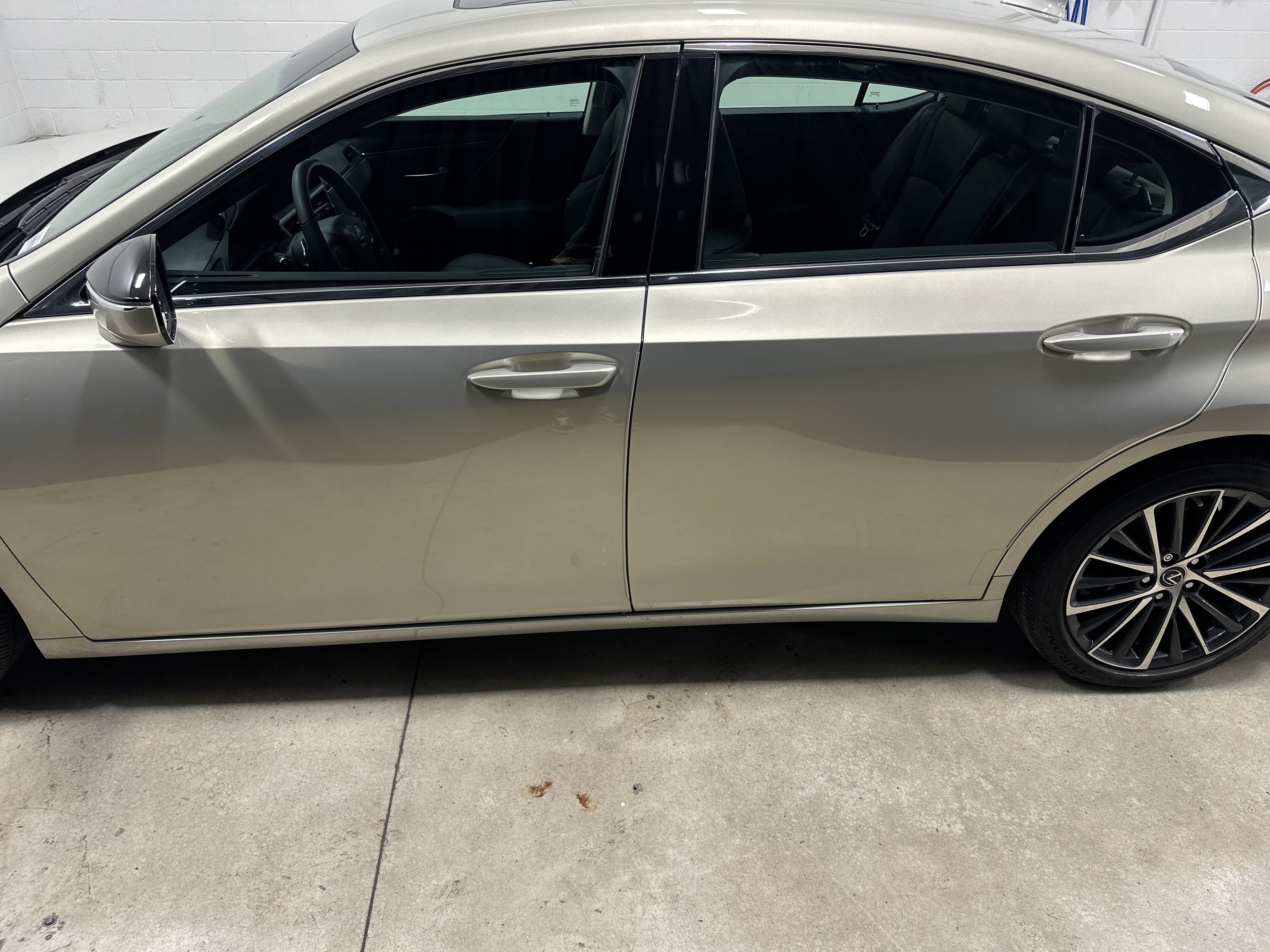 Certified 2023 Lexus ES 350 w/ Premium Package FWD image 30