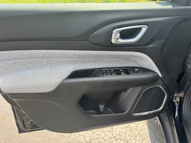 Certified 2024 Jeep Compass Latitude AWD/4WD image 21