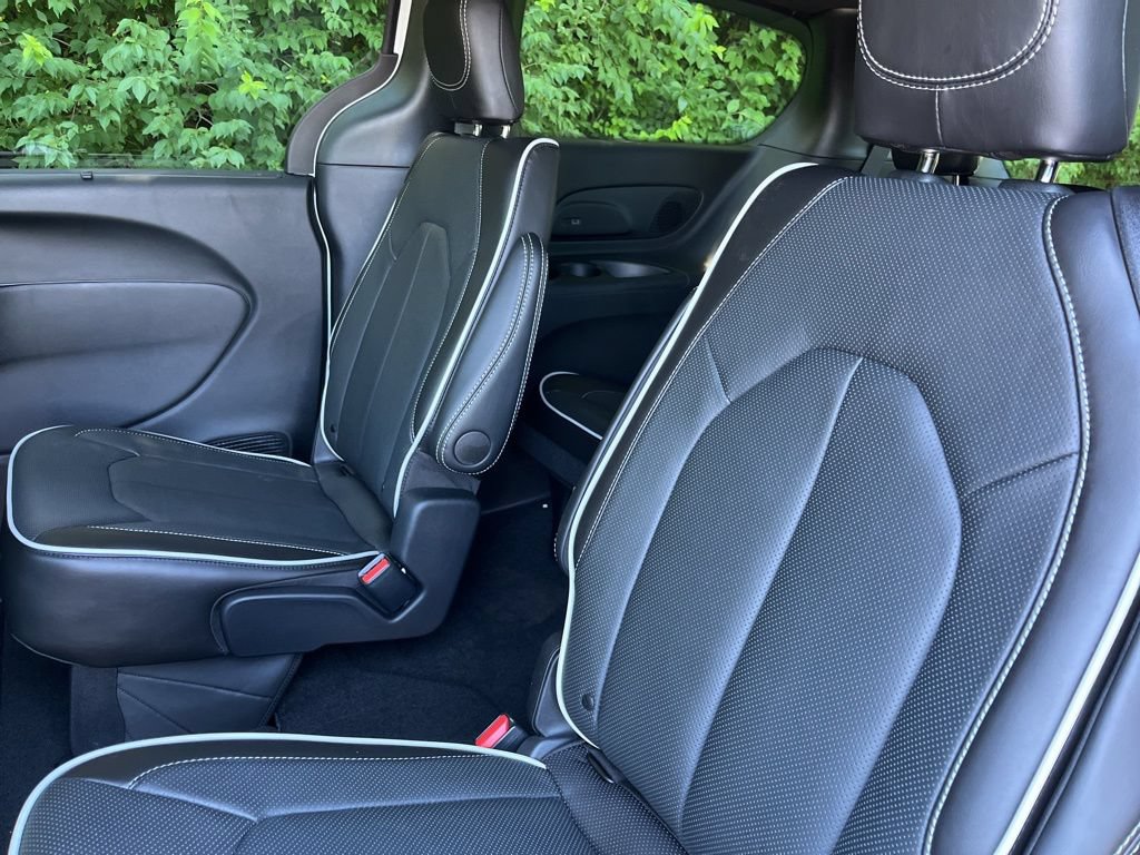 New 2027 Chrysler Pacifica Limited FWD image 39