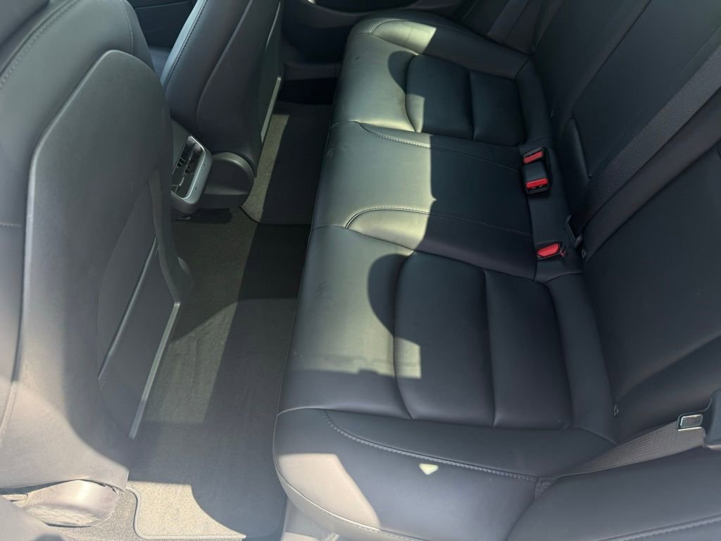 Used 2020 Tesla Model 3 Standard Range Plus image 11