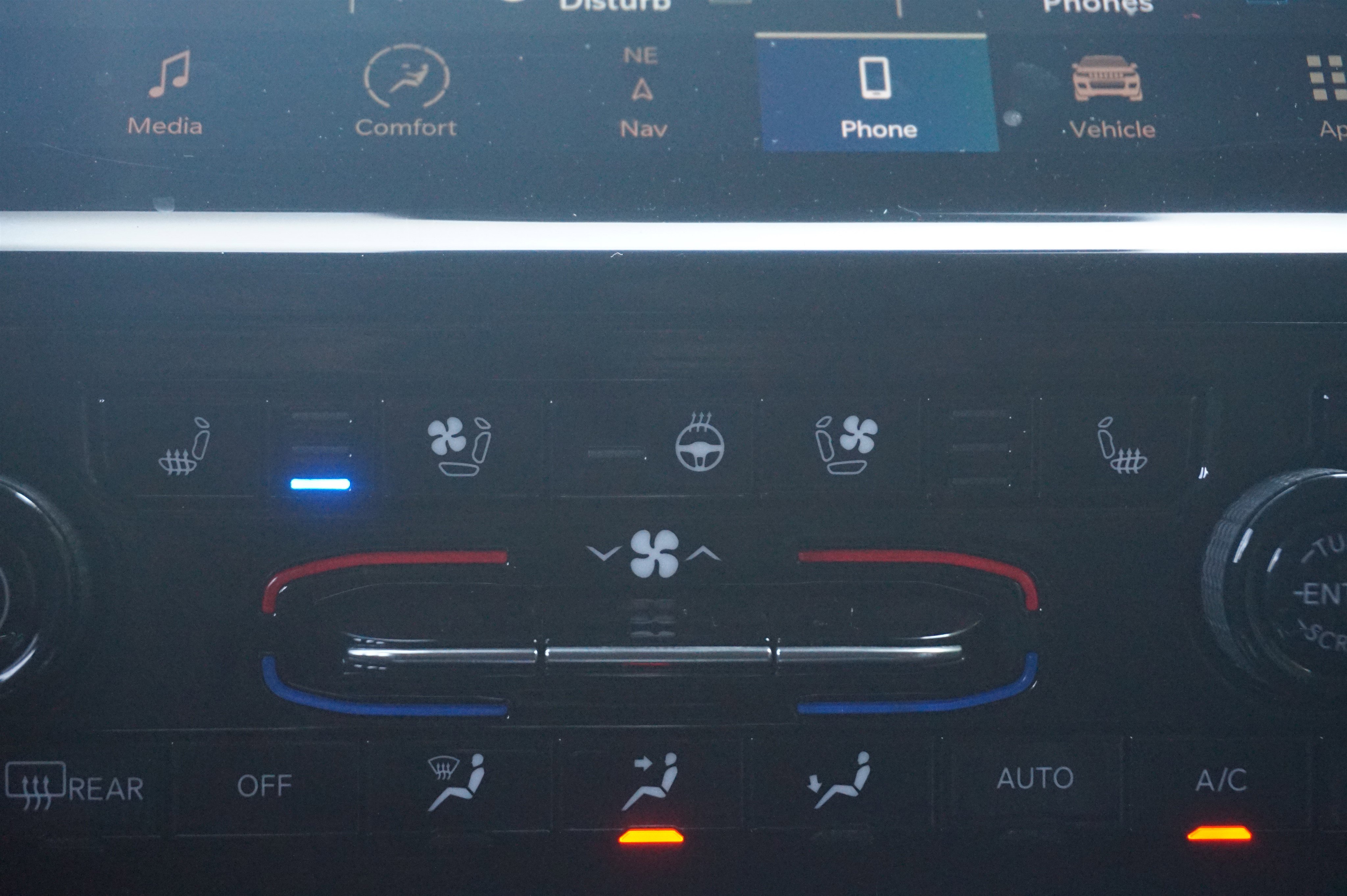 Used 2023 Jeep Grand Cherokee 4WD 4xe w/ Luxury Tech Group II image 37