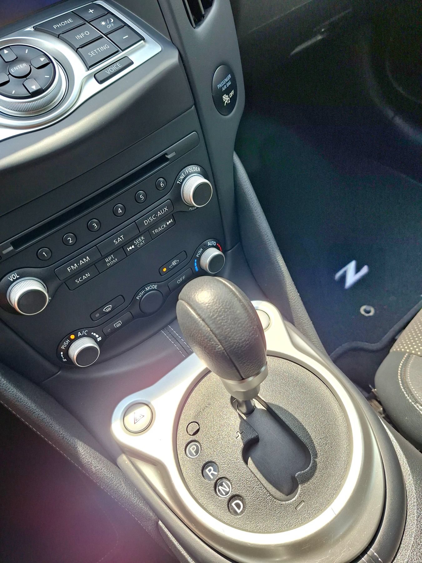 Used 2020 Nissan 370Z Touring Sport RWD image 17