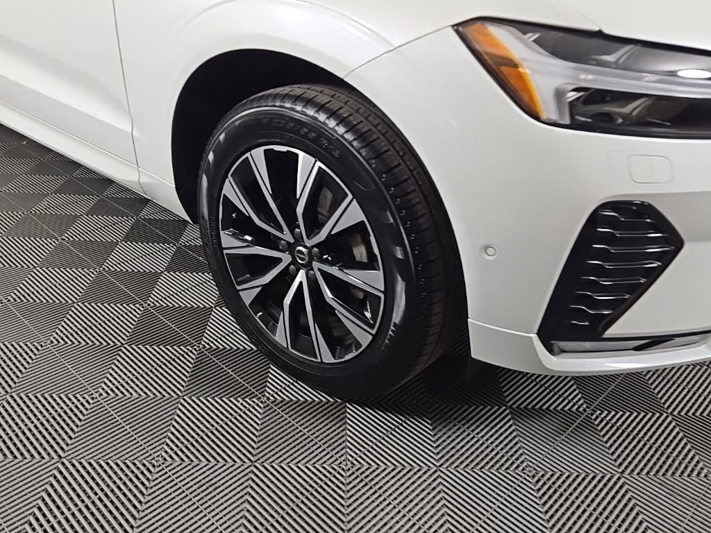 Certified 2023 Volvo XC60 B5 Plus w/ Protection Package Premier image 4