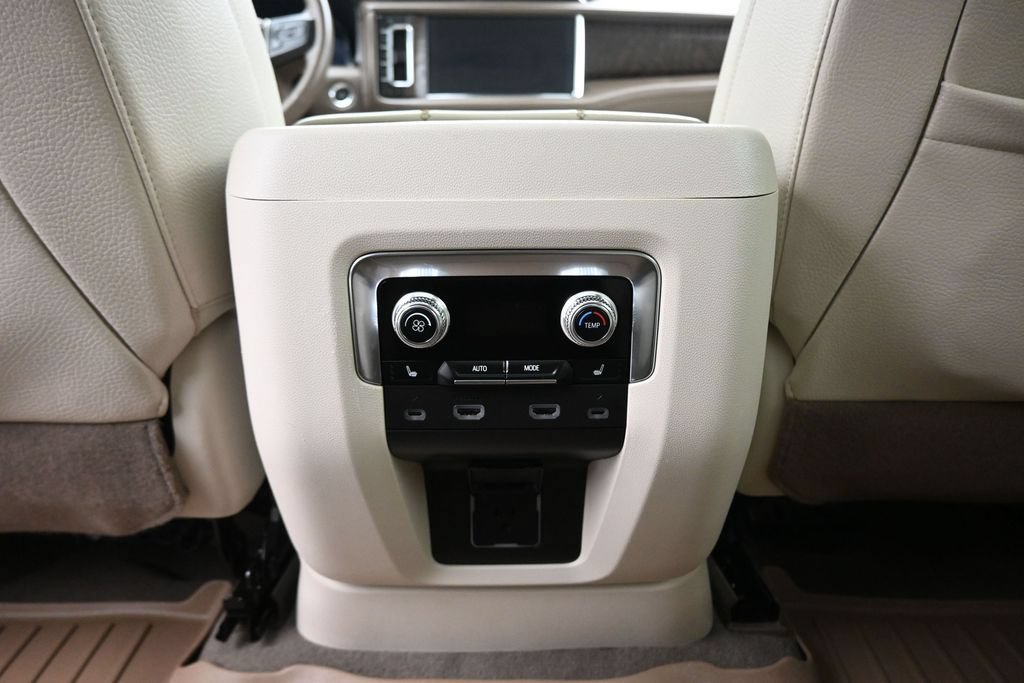 Used 2023 GMC Yukon XL Denali AWD/4WD image 41