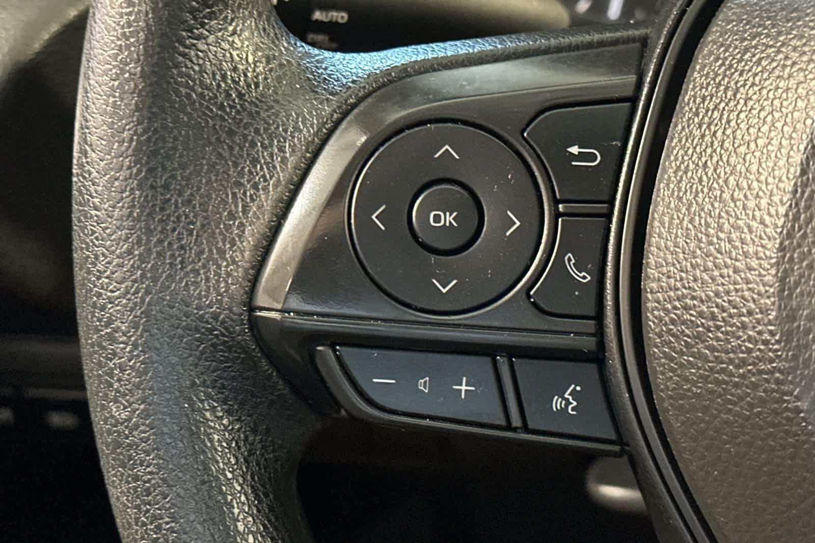 Used 2025 Toyota Corolla LE FWD image 29