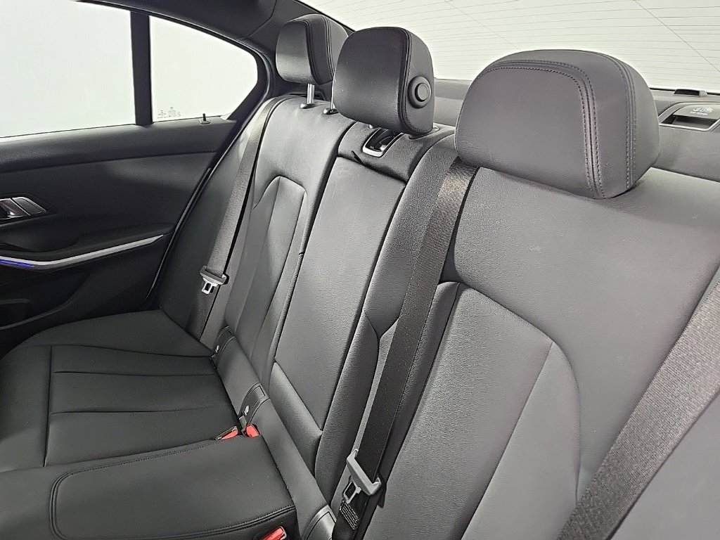 Used 2021 BMW 330i xDrive Sedan w/ Convenience Package image 16