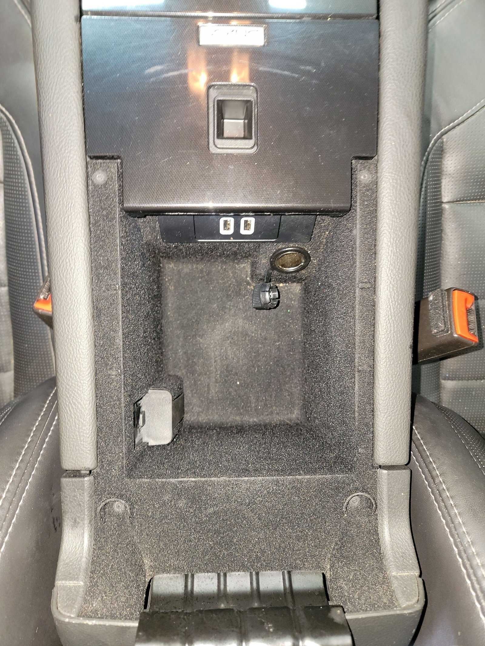 Used 2017 Ford Taurus Limited FWD image 29