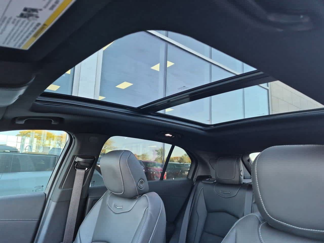 Used 2024 Cadillac XT4 Premium Luxury AWD/4WD image 19